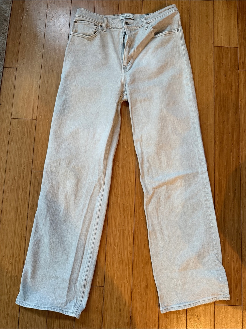 Abercrombie & Fitch Light Gray High-Rise Relaxed Jeans